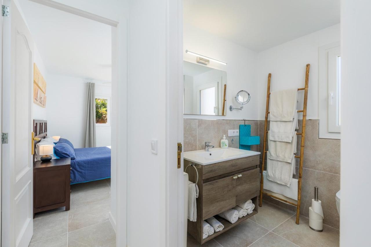 Apartamento La Pergola Font de sa Cala Exterior photo