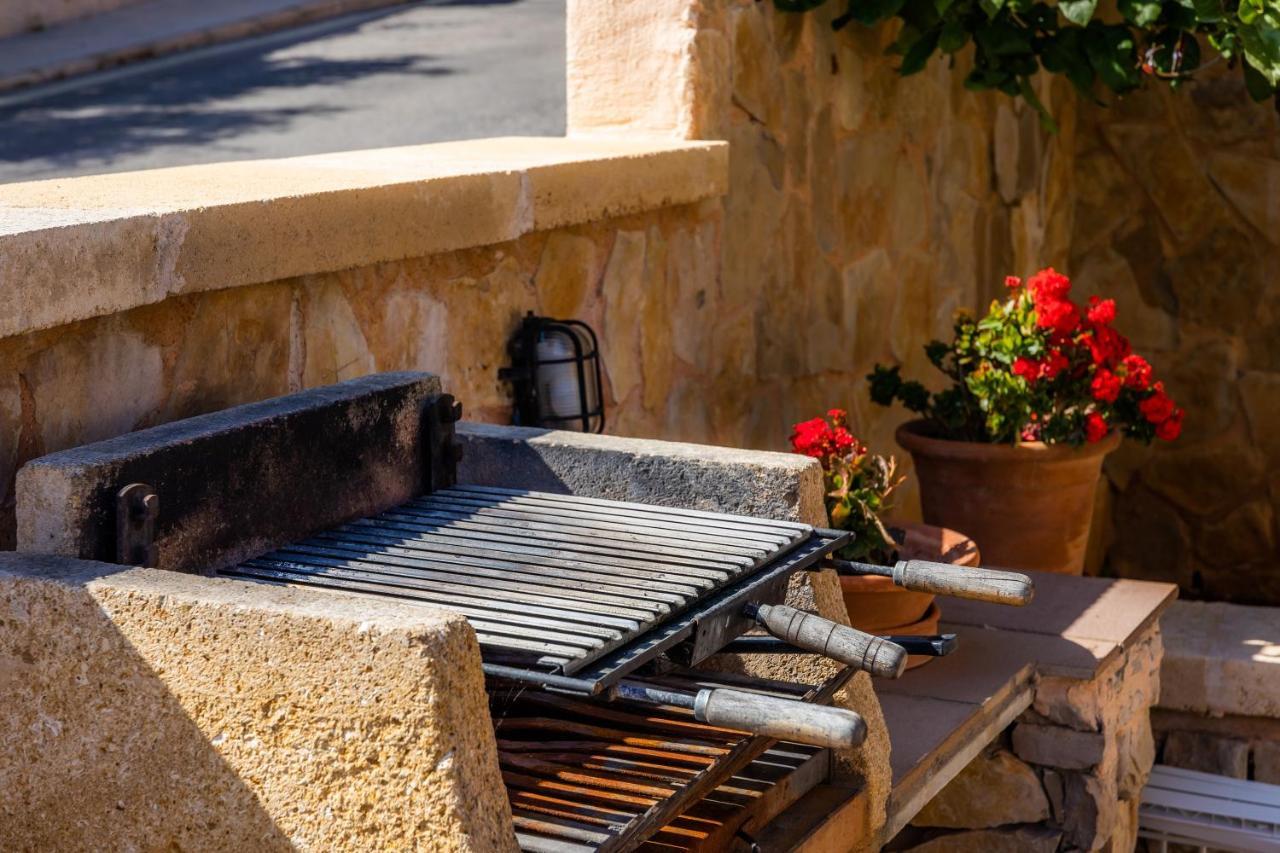 Apartamento La Pergola Font de sa Cala Exterior photo